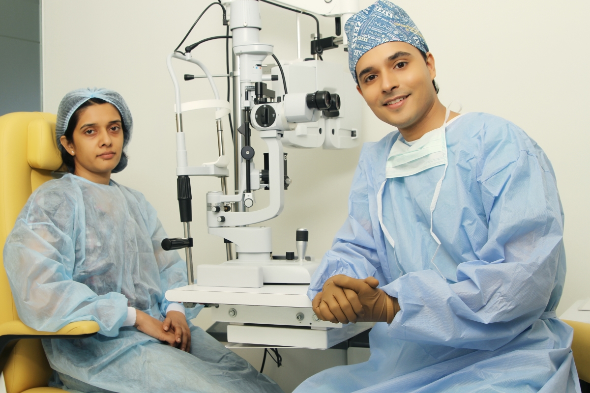Dr. Vardhaman Kankariya with Patient